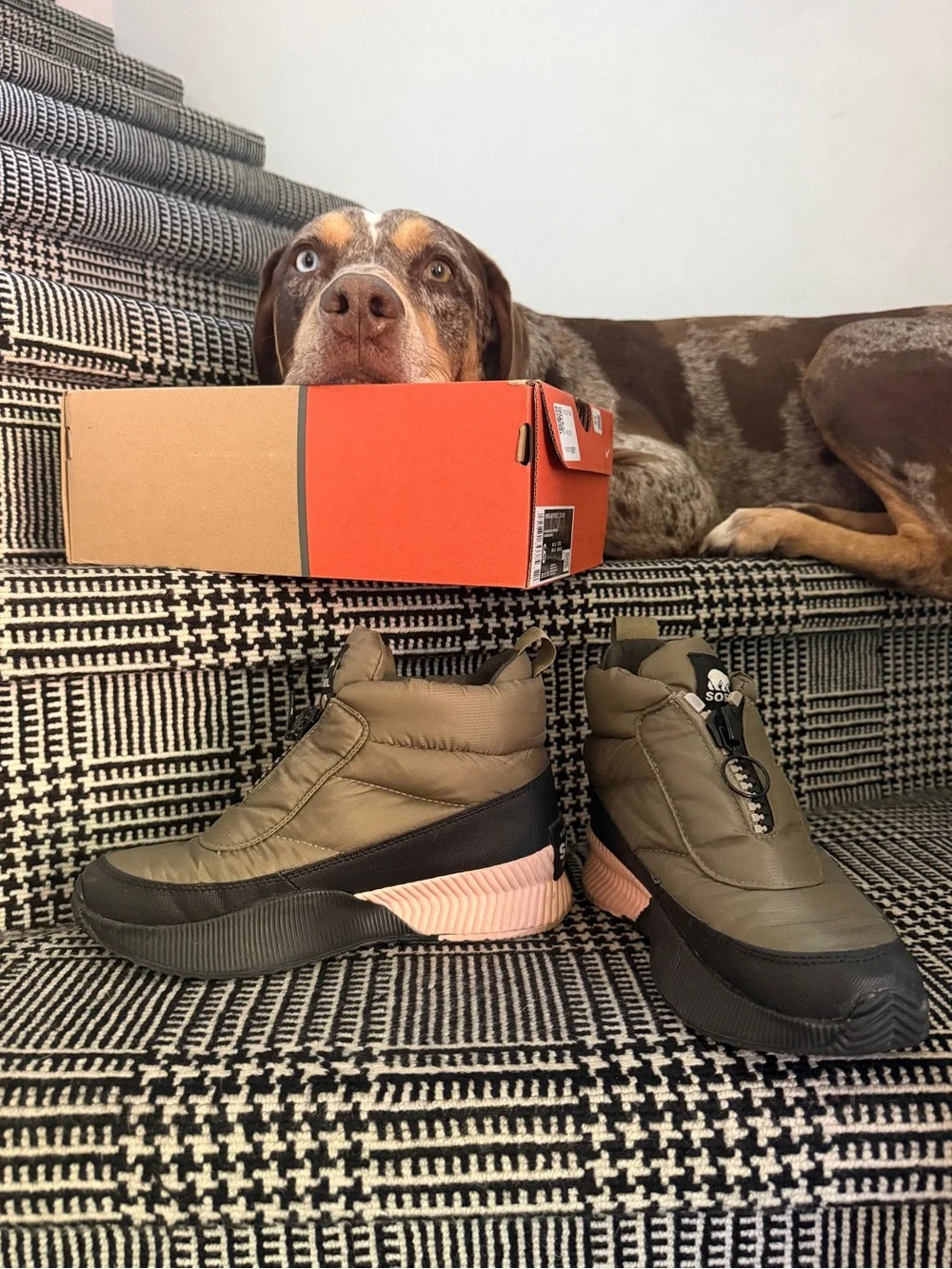 Sorel Olive Green Slip-On Boots - Durable Outdoor ”Out N About”